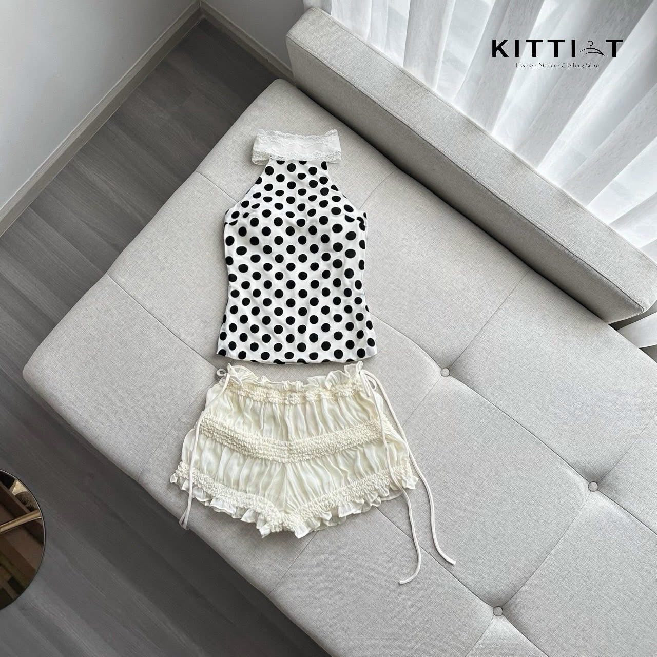KITTI-T: Polka Dot Halter Top| เสื้อแขนกุดคอผูก ลายจุดโพลกาดอท