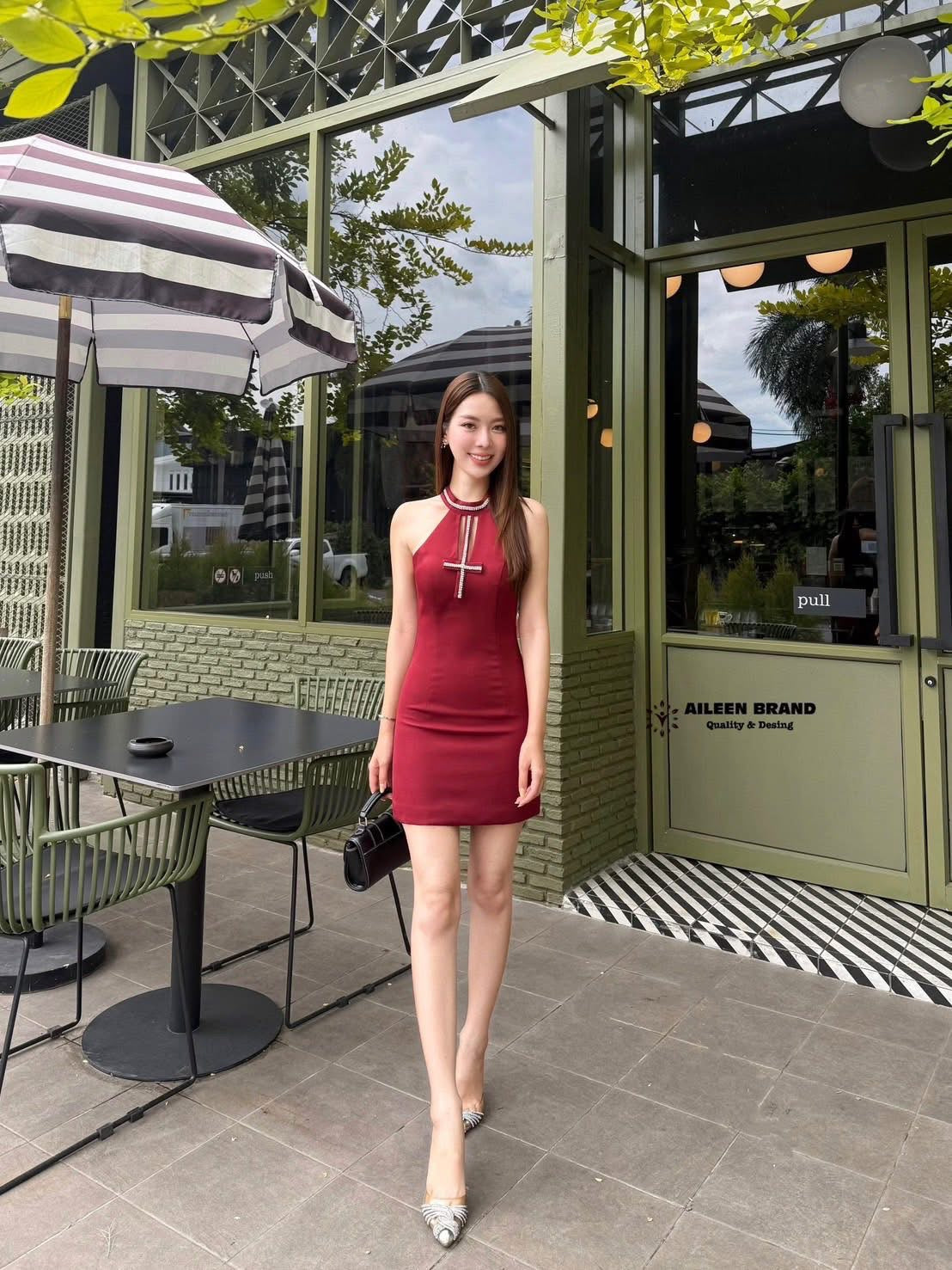 AILEEN: Halter Elegance Dress|เดรสฮอลเตอร์ไวน์แดง