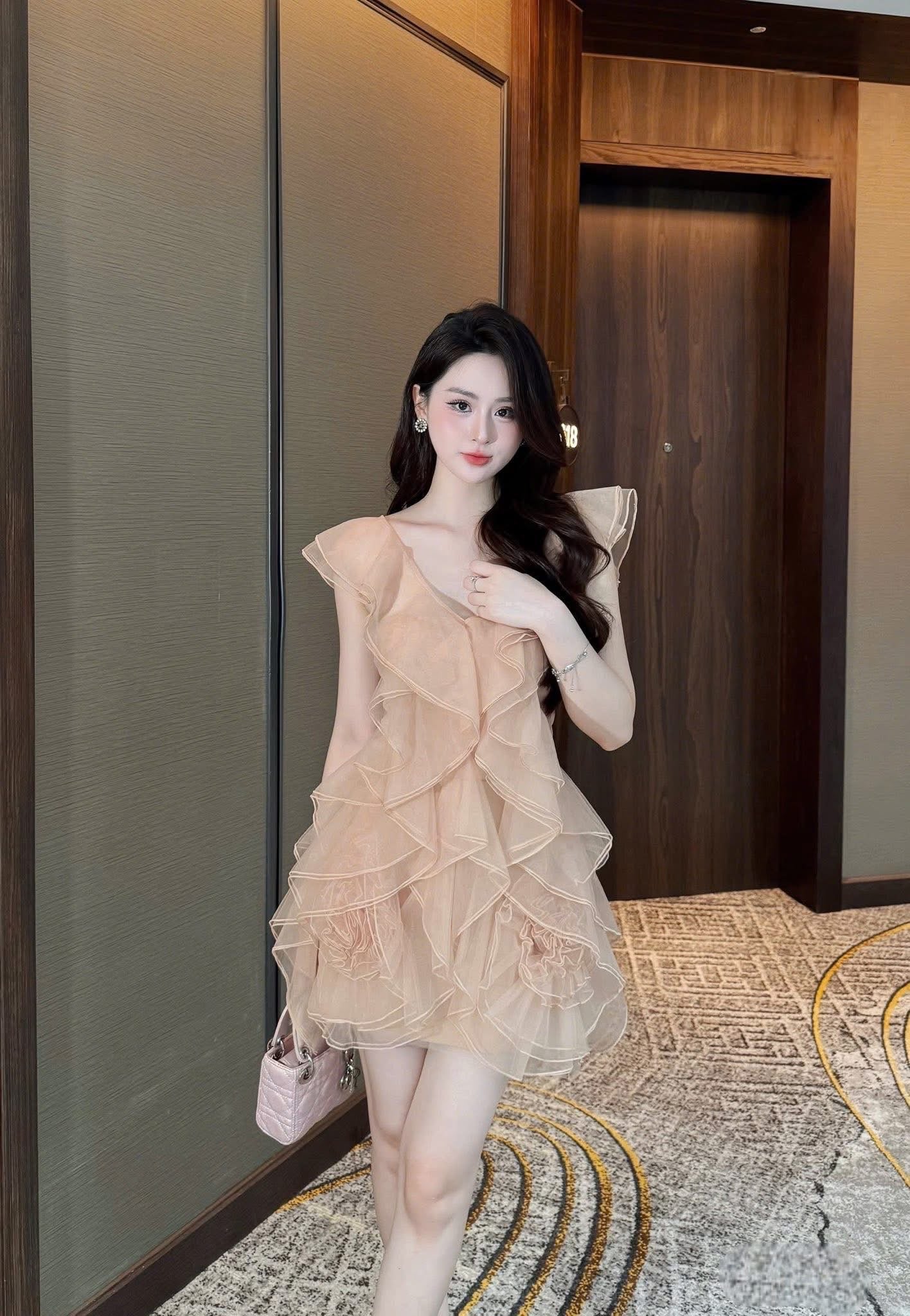 CRÈME PETAL ORGANZA DRESS       เดรสดอกกลีบออร์แกนซ่า