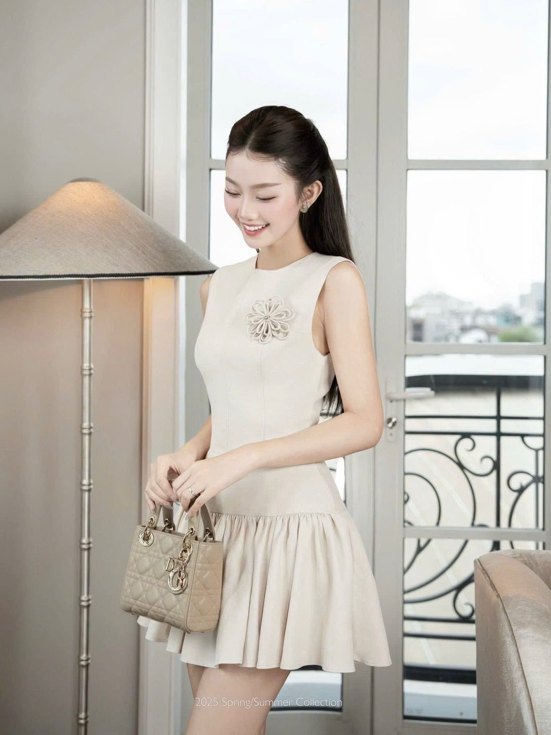 ชุดเดรส Peony Elegance
ดีไซน์คอกลม แขนกุด