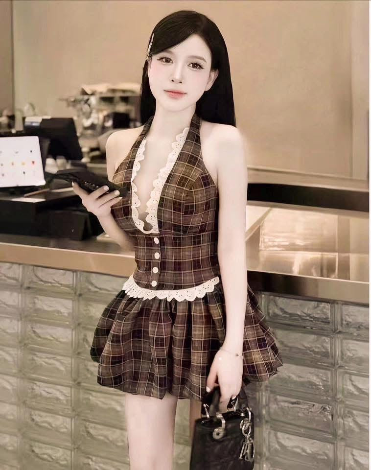 KITTI-T (กิตติที): Set (2) เสื้อ+กระโปรง ได้ลุคหวานซ่อนเปรี้ยวด้วยเดรสลายตาราง